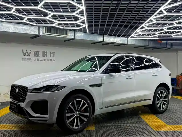 Jaguar F-PACE 2024 P250 R-Dynamic SE