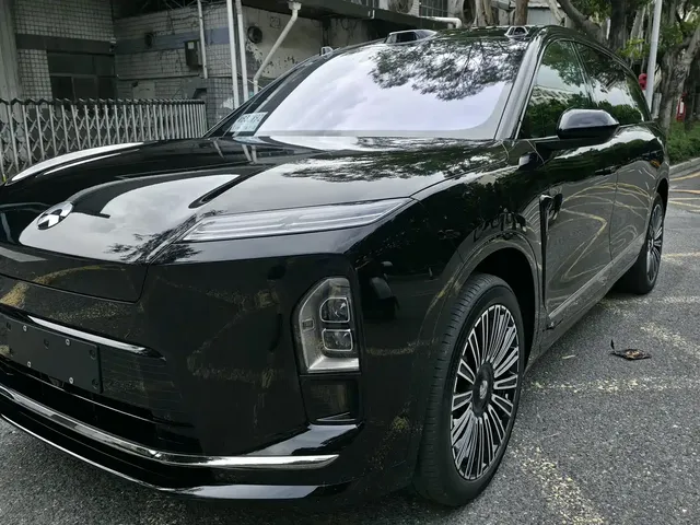 NIO ES8 2025 Model 6-Seat Executive Luxury Edition