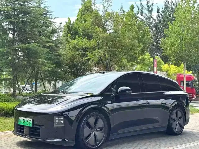 Li Auto i6 2025 2WD Base Model