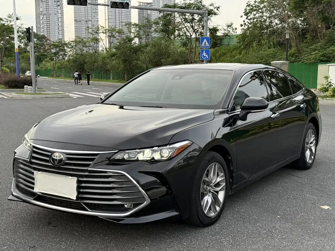 Toyota Avalon 2019 2.0L Luxury Edition (China VI)