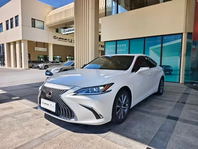 Lexus ES 2020 200 Excellence