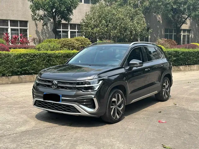 Volkswagen Tharu 2023 300TSI 2WD Bright Moon Edition