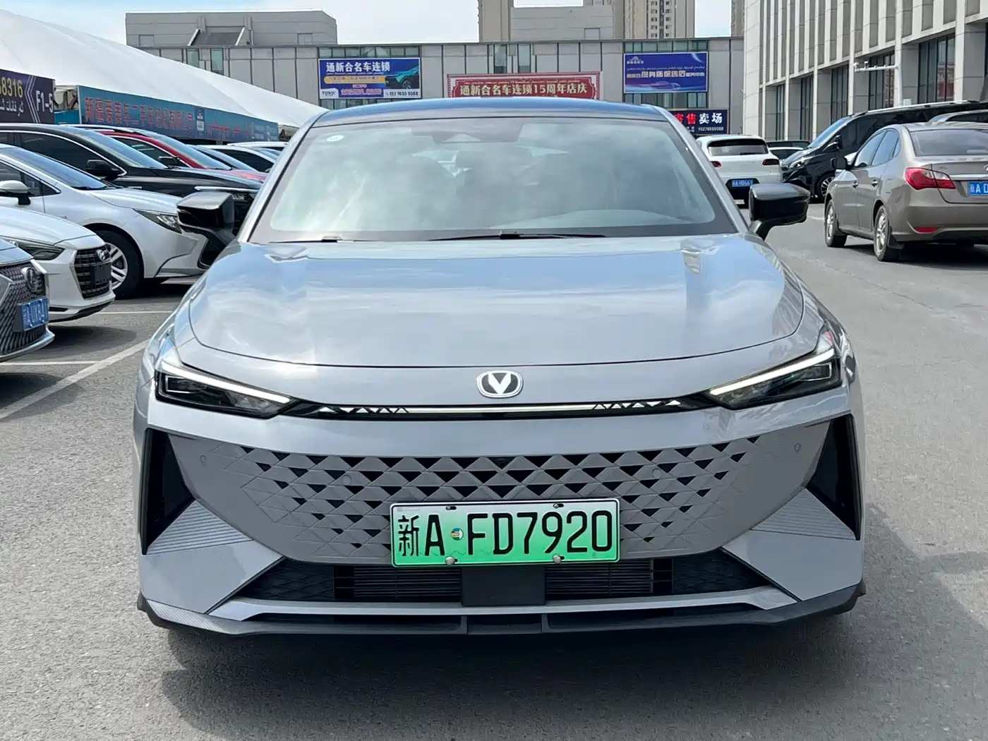 Changan UNI-V iDD 2024 Blue Whale Smart iDD 136km Smart Premium