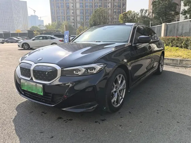 BMW i3 2022 eDrive 35 L
