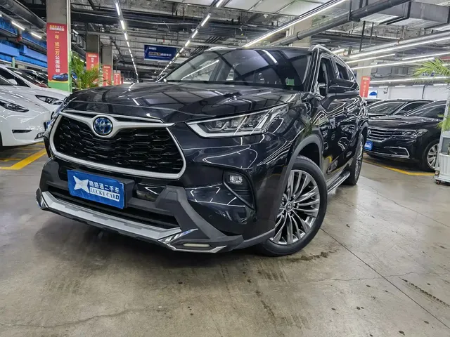 Toyota Highlander 2022 Model Dual Engine 2.5L 4WD Premium Edition 7-Seater