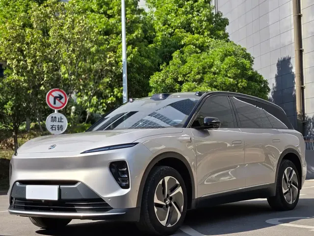 NIO ES8 2023 100kWh