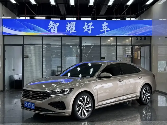 Volkswagen Passat 2022 380TSI Luxury Edition
