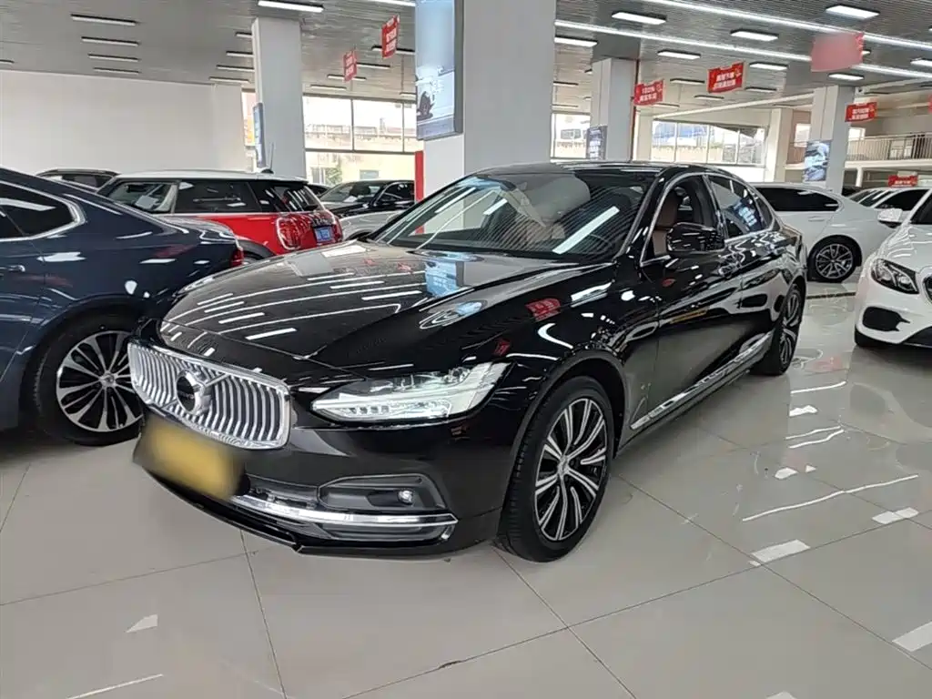 Volvo S90 2021 Model B5 Momentum Luxury Edition