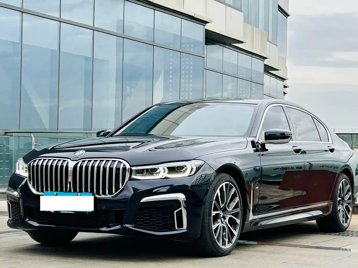BMW 7 Series 2021 Model 740Li Leading M Sport Package
