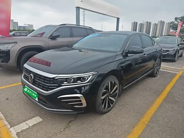 Volkswagen Passat 2022 330TSI Luxury Edition