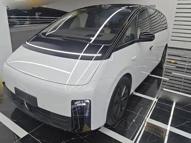 Li Auto MEGA 2025 Ultra Smart Renewal Edition