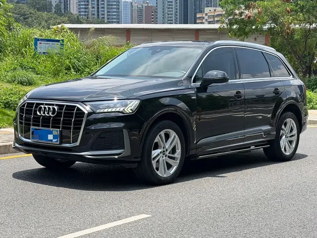 Audi Q7 2023 45 TFSI quattro S line Sport