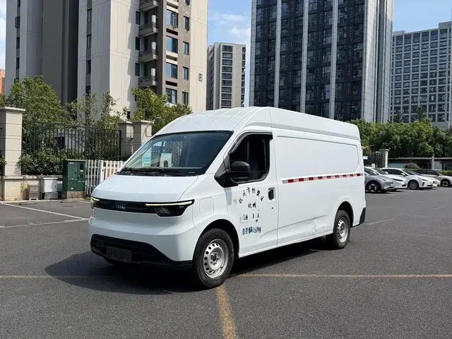 Jiangling E-Fushun 2025 Model Blind Window Version 53.58kWh Medium Wheelbase Medium Roof 3.5-ton