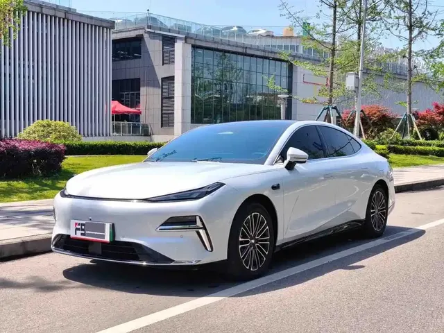 Geely Galaxy Xingyao 8 2025 130km EM-i Premium Edition