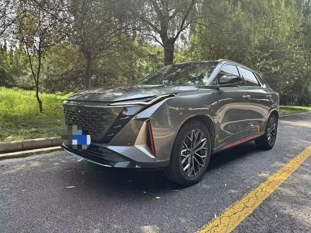 Changan Oshan Z6 2022 Model Blue Whale 1.5T DCT Smart Navigation Type