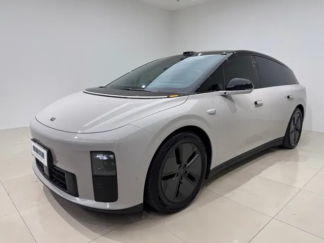 Li Auto i6 2025 2WD Base Model