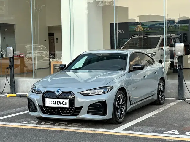 BMW i4 2023 eDrive40