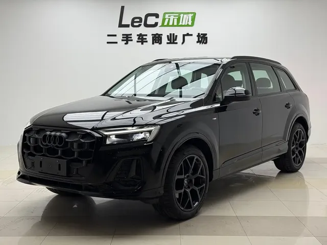 Audi Q7 2025 45 TFSI quattro S line Black Warrior