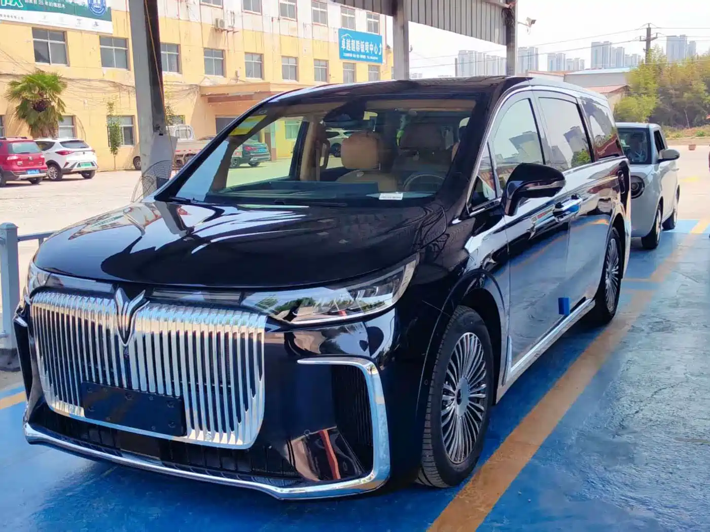 Voyah Auto Voyah Dreamer 2025 PHEV 4WD Kunpeng Premium Edition