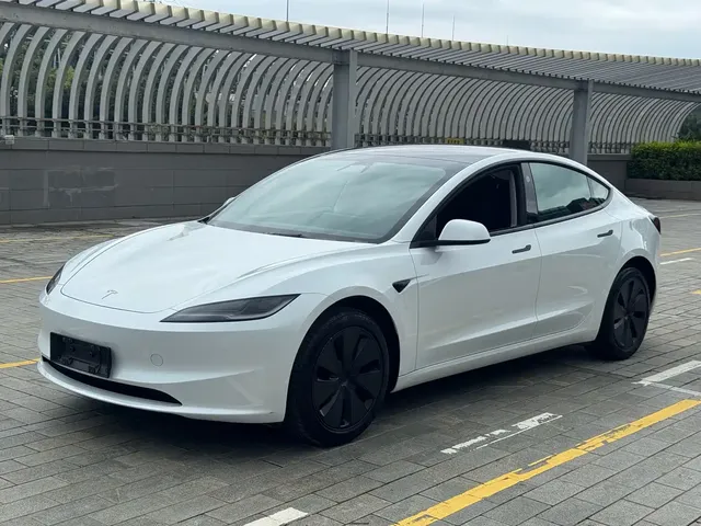 Tesla Model 3 2025 Model Year Facelift Long Range Rear-Wheel Drive