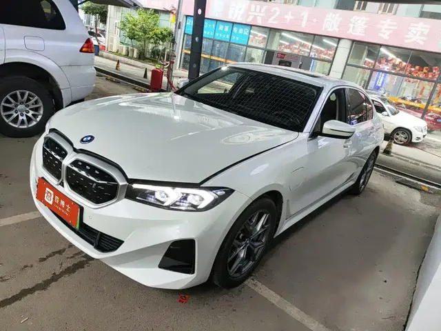 BMW i3 2024 eDrive 35 L