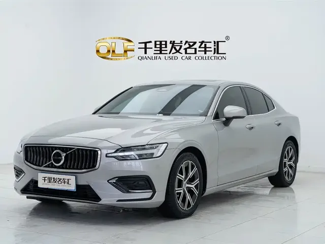 Volvo S60 2023 B4 Smart Comfort Luxury Edition