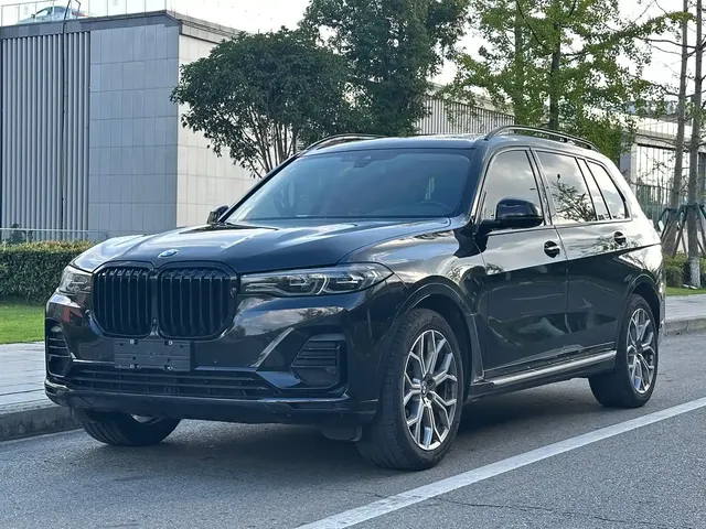BMW X7 2022 xDrive40i Leading Luxury Package