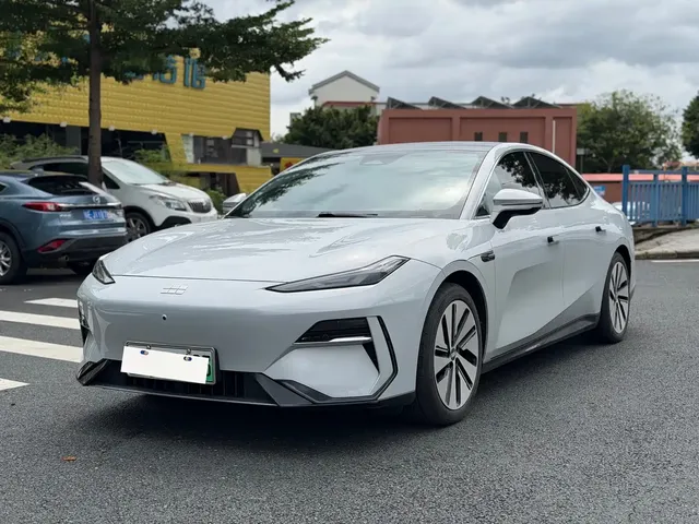 Geely Galaxy E8 2024 665km RWD Starship Voyager Edition