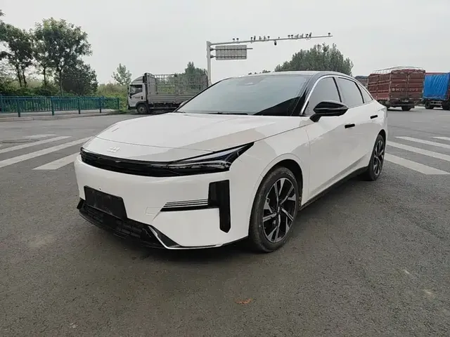 Geely Galaxy L6 2023 125km Starship