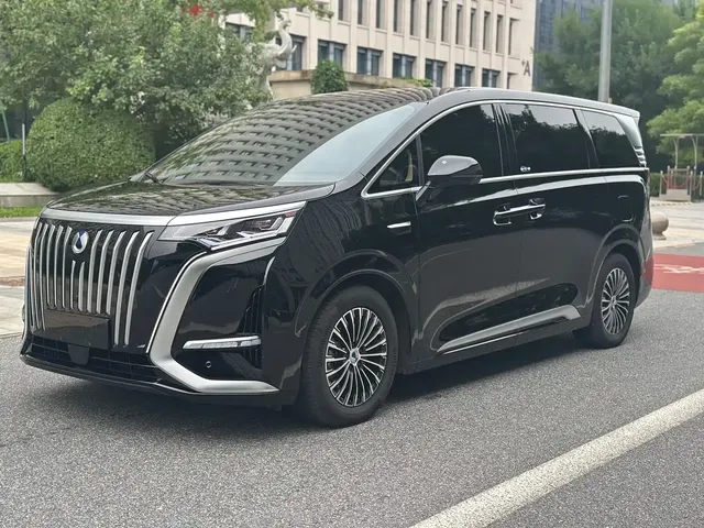 Denza D9 2025 EV Smart Drive Edition 620 Luxury
