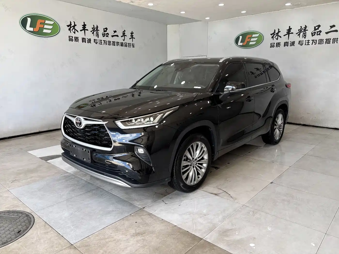 Toyota Highlander 2024 2.5L Smart Hybrid 4WD Premium 7-seater