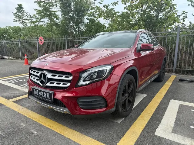 Mercedes-Benz GLA 2019 GLA 200 Fashion