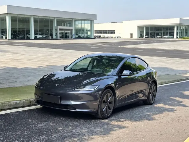 Tesla Model 3 2025 Model Rear-Wheel Drive Edition