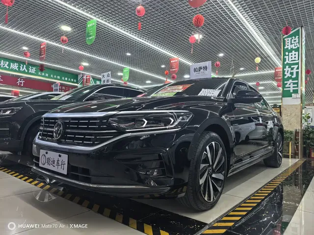 Volkswagen Passat 2023 Facelift 330TSI Premium Edition