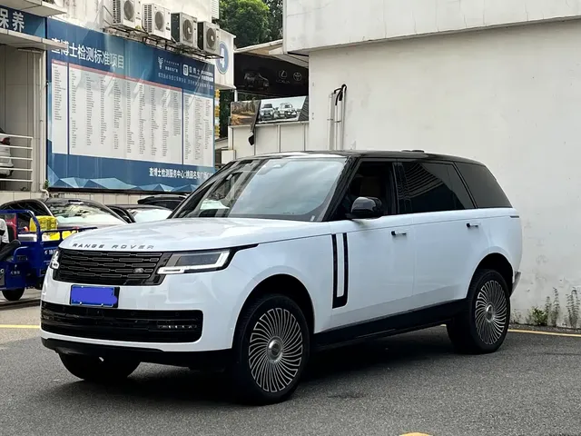 Land Rover Range Rover 2023 3.0 L6 400PS Golden Age 7-Seater Long Wheelbase