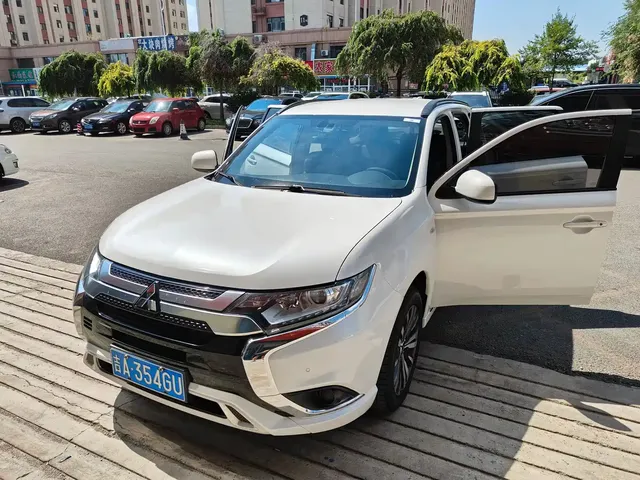 Mitsubishi Outlander 2021 2.0L 2WD Smooth Ride Version 5-Seater