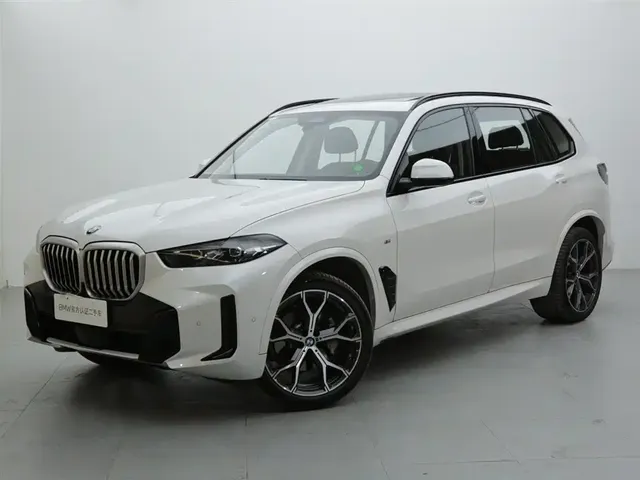 BMW X5 2023 xDrive 30Li Premium M Sport Black Night Package