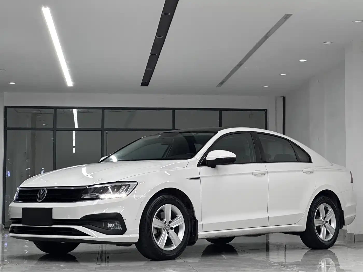 Volkswagen Lamando 2021 230TSI DSG Fashion Edition