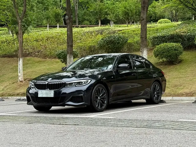 BMW 3 Series 2022 325i M Sport Shadow Edition