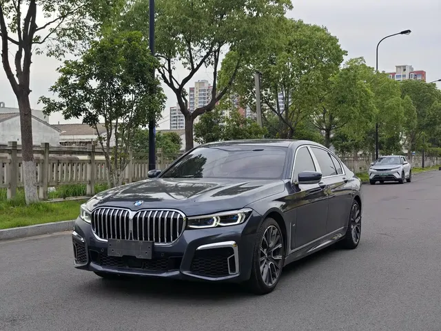 BMW 7 Series 2019 740Li xDrive Executive M Sport Package