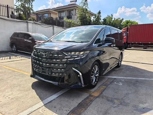 Toyota Alphard 2025 Hybrid 2.5L Ultimate Gold Edition