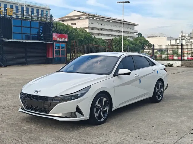 Hyundai Elantra 2022 240TGDi DCT LUX Premium Edition