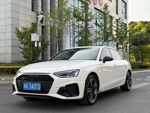 Audi A4L 2022 40 TFSI Luxury Dynamic
