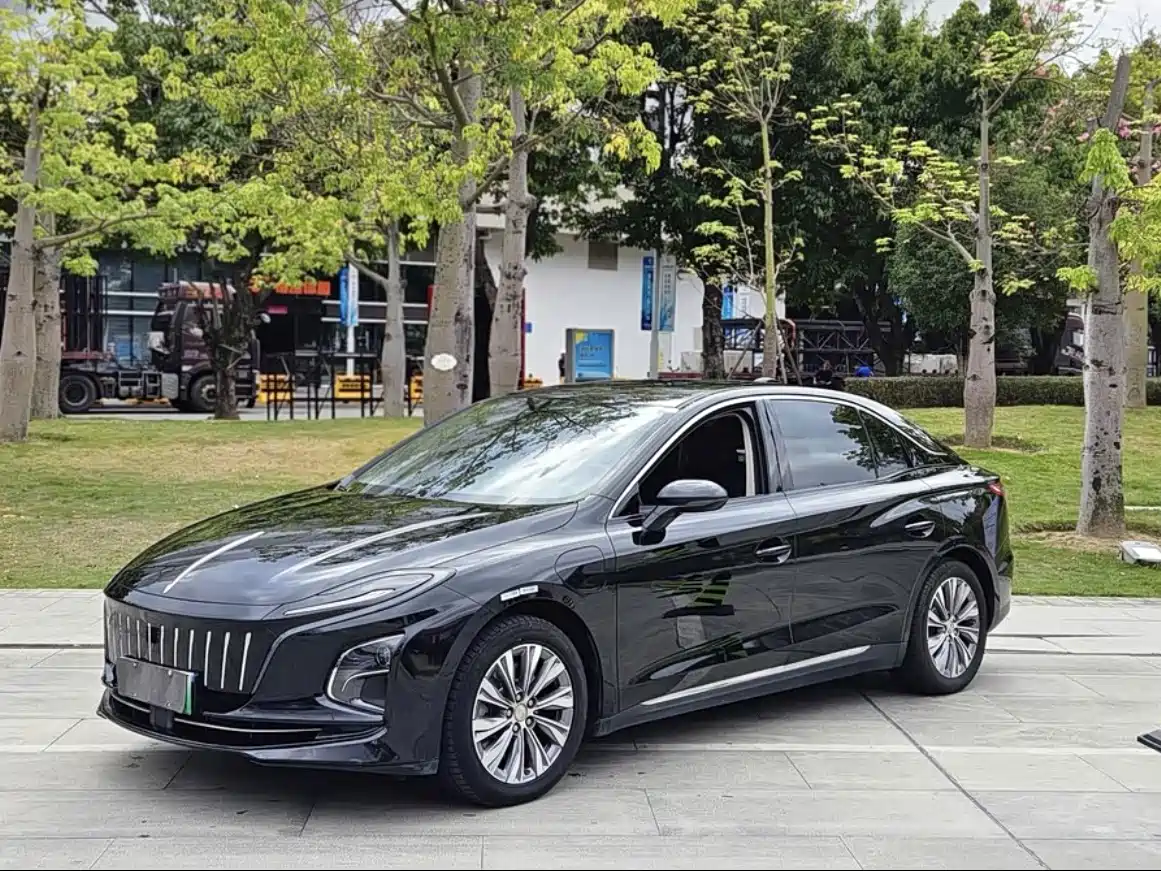 Hongqi E-QM5 2023 Basic Travel Edition