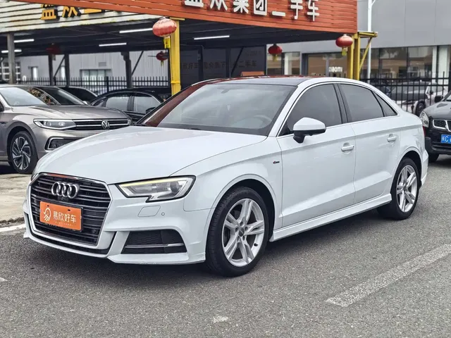 Audi A3 2018 30th Anniversary Limousine 35 TFSI Fashion