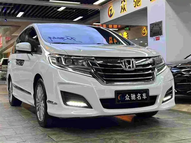 Honda Elysion 2016 2.4L Comfort Edition
