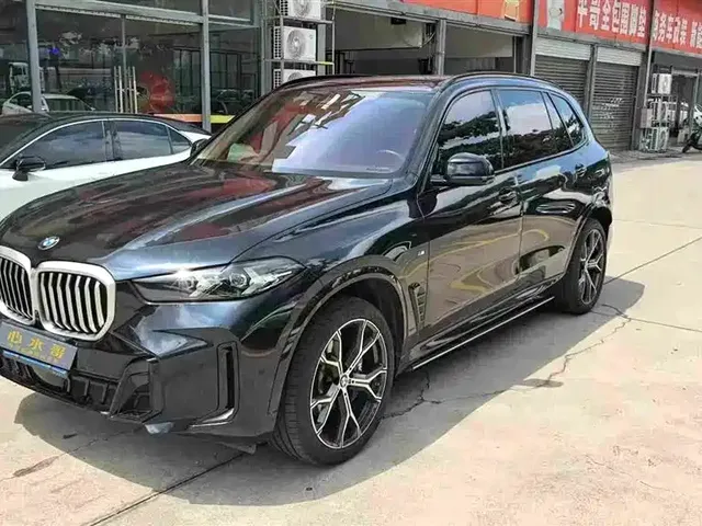 BMW X5 2023 xDrive 30Li Premium M Sport Package