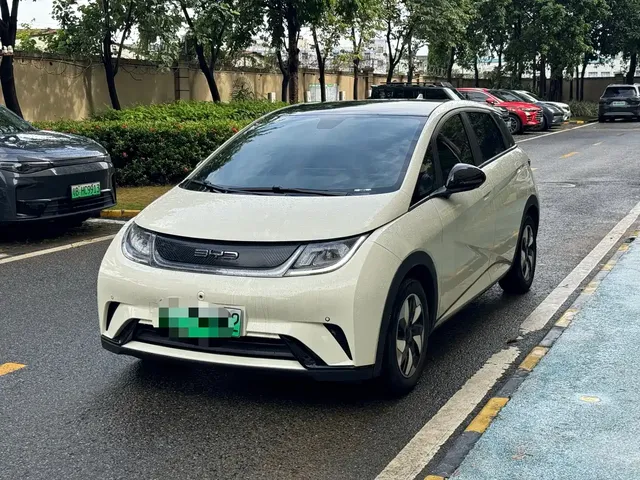 BYD Dolphin 2023 420km Fashion Edition