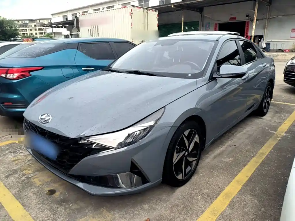 Hyundai Elantra 2022 1.5L CVT LUX Premium Edition