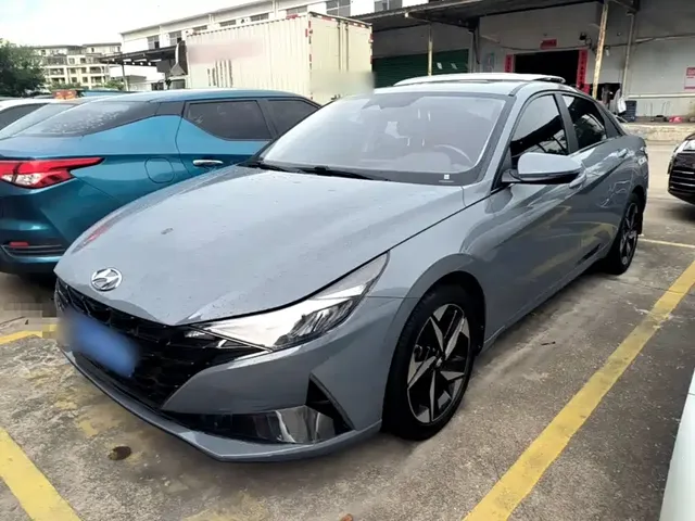 Hyundai Elantra 2022 1.5L CVT LUX Premium Edition